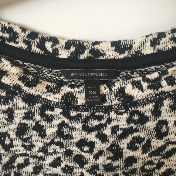 Banana Republic Sweater - Picture 3 of 3
